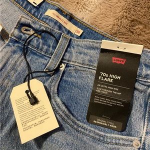 Levi’s 70’s High Flare Women’s Jeans NWT